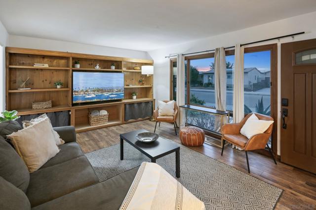 4407 Dakota Drive, San Diego CA: https://media.crmls.org/mediaz/46b5495e-bce5-4cf7-90fe-88cb6f4e6ad3.jpg