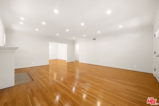 704 Westbourne Drive, West Hollywood CA: https://media.crmls.org/mediaz/46b585fe-e95b-4dac-afd1-5831bc48b2eb.jpg