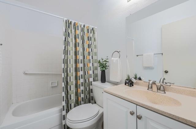 549 Powell Street, Salinas CA: https://media.crmls.org/mediaz/46b5ed4f-0078-4fef-841f-3c46534857fe.jpg
