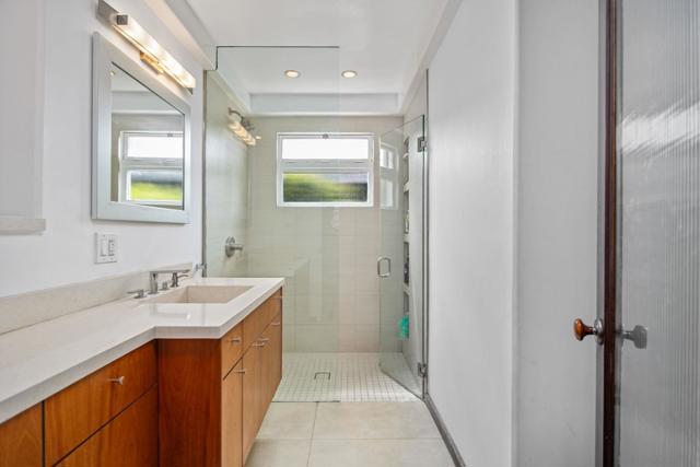 1728 W Lewis St, San Diego CA: https://media.crmls.org/mediaz/46b68063-e983-4370-b064-7411062d56af.jpg