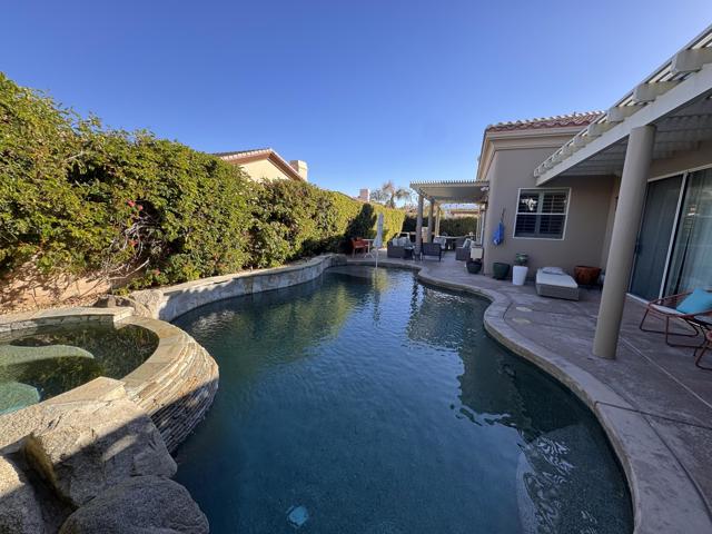49560 Loren Court, La Quinta CA: https://media.crmls.org/mediaz/46b6cb37-99a6-429b-8a79-b6bca715b8e5.jpg