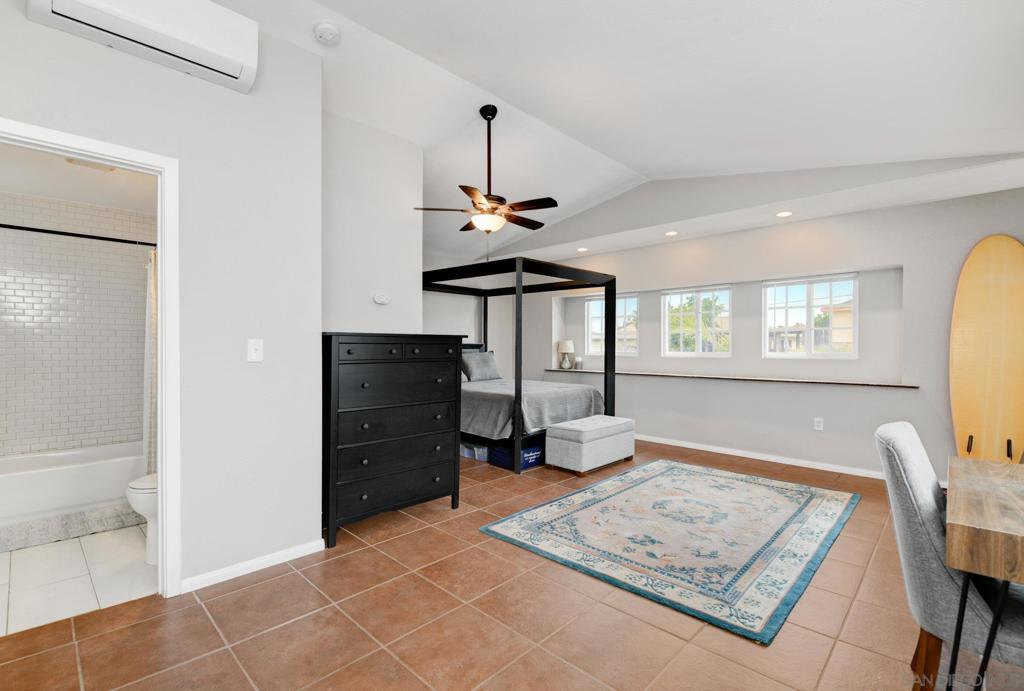 https://media.crmls.org/mediaz/46b7553b-acaf-44d4-8807-3a5d03f46d9e.jpg?preset=X-Large