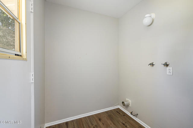 1077 Haven Avenue, Simi Valley CA: https://media.crmls.org/mediaz/46b75d8b-4e4d-4b6e-9fca-81109698dc63.jpg