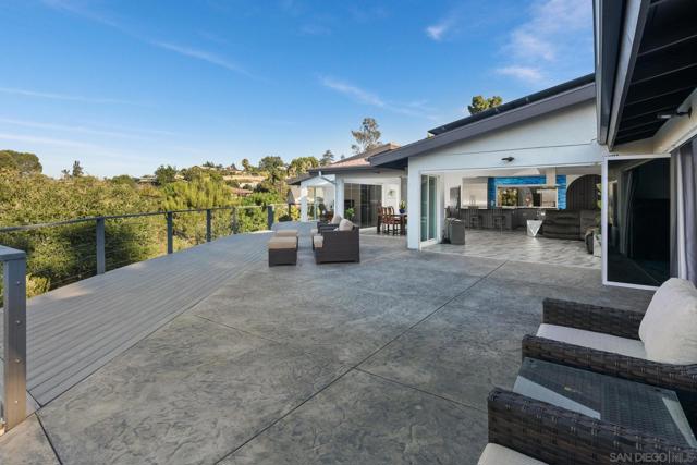 5030 Helix Ter, La Mesa CA: https://media.crmls.org/mediaz/46b9198c-1a99-4e81-ab27-c1a712bf373c.jpg