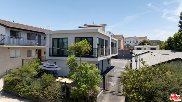 908 Everett Street, Los Angeles CA: https://media.crmls.org/mediaz/46b9d7e3-7cf6-4359-8e5a-3f5b35d28b49.jpg