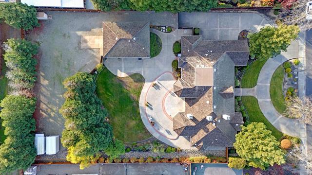 2215 Chardonnay Way, Livermore CA: https://media.crmls.org/mediaz/46ba0d18-3a5a-4715-bf50-42ff96fe2c43.jpg