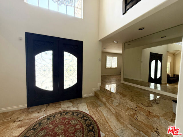 15020 Encanto Drive, Sherman Oaks CA: https://media.crmls.org/mediaz/46ba8c45-9ece-4a8e-a6fd-acccc5ae2b12.jpg