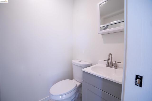 3517 Allendale Ave, Oakland CA: https://media.crmls.org/mediaz/46bb8f1c-a030-4d2e-b89b-da7804fc9c54.jpg