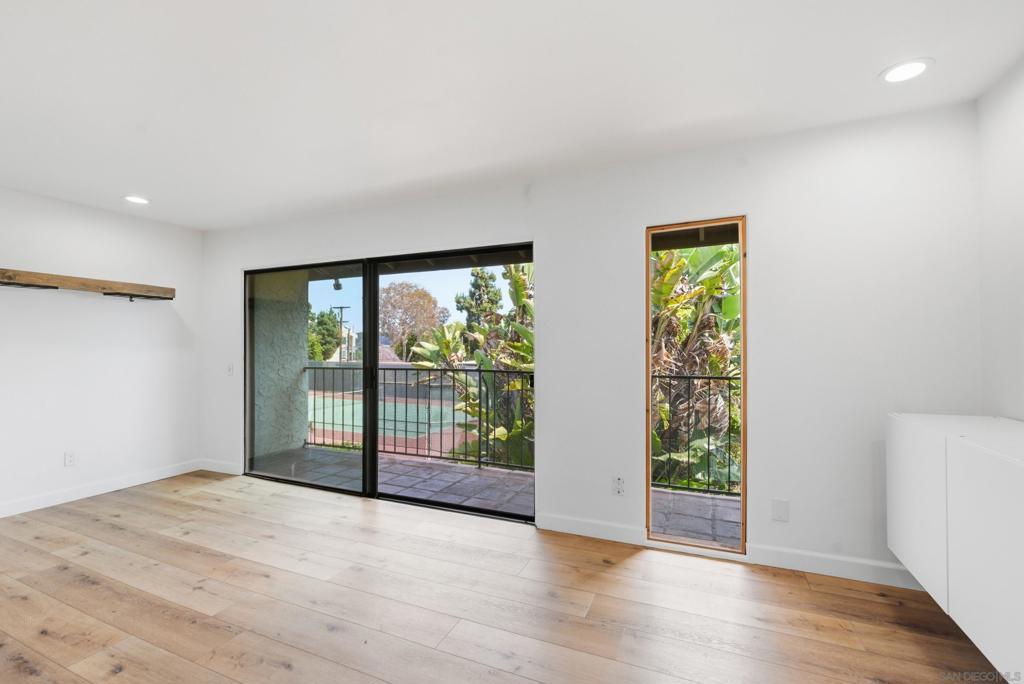 1092 Fresno St - photo 3