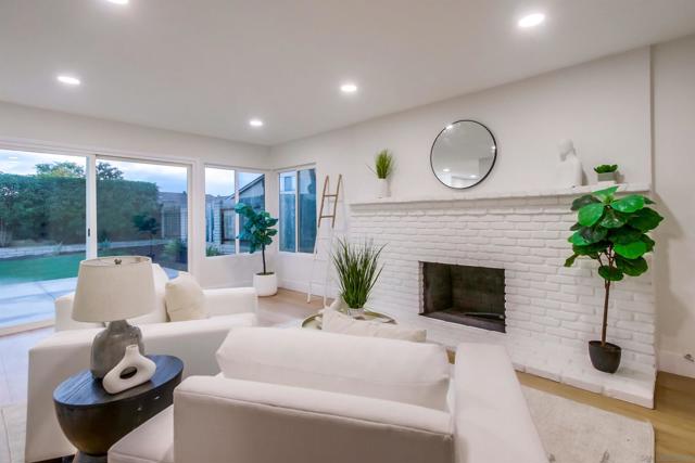 13856 Paseo Cardiel, San Diego CA: https://media.crmls.org/mediaz/46bc5ff6-8cad-42de-af1b-3c1003ee1f5f.jpg