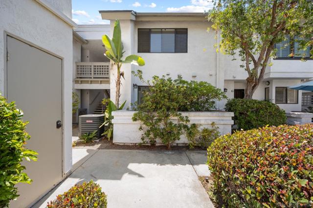 524 Via De La Valle,  CA: https://media.crmls.org/mediaz/46bce6f4-7a6e-4da8-8cb7-177eb69830f8.jpg