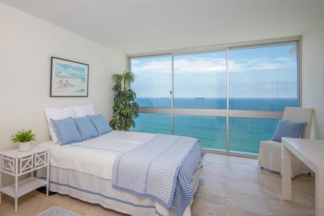 1830 Avenida Del Mundo, Coronado CA: https://media.crmls.org/mediaz/46bd6144-db86-4047-8b67-a942853f83d2.jpg