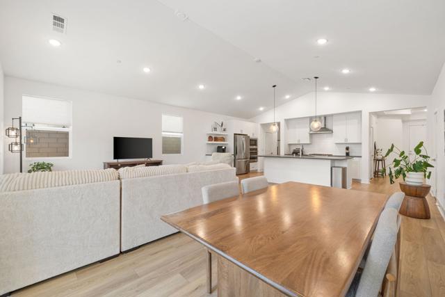 42501 Solicio Way, Indio CA: https://media.crmls.org/mediaz/46be61de-16a9-495f-ad98-3cd419f23cd1.jpg