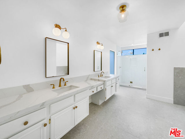 7840 Hillary Drive, West Hills CA: https://media.crmls.org/mediaz/46bed12e-8375-4495-8350-d1cc19e1b043.jpg