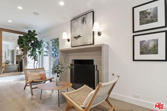 1305 Duende Lane, Pacific Palisades CA: https://media.crmls.org/mediaz/46bf1119-71a3-4cff-8463-5bff91c84eec.jpg