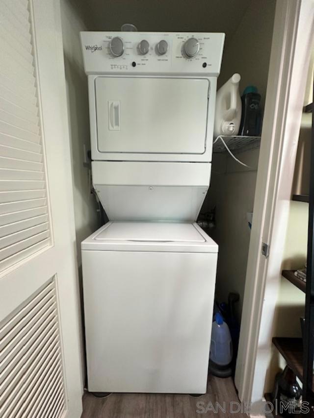 https://media.crmls.org/mediaz/46bfed62-d9e0-4d58-8b9c-0bcdf1b35bb4.jpg?preset=X-Large