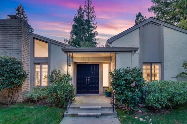 19816 Vineyard Lane, Saratoga CA: https://media.crmls.org/mediaz/46c0025c-244f-450b-a660-d847851f2954.jpg