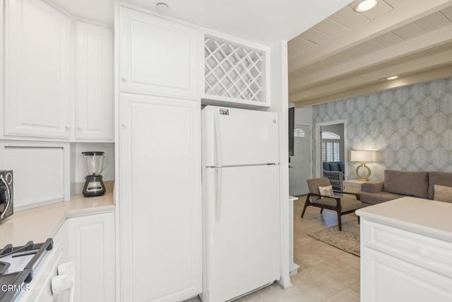 2036 Pierpont Boulevard, Ventura CA: https://media.crmls.org/mediaz/46c007a3-b9fa-4cf1-ae4c-53c6d02f77cd.jpg
