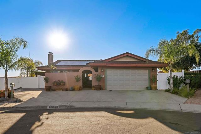 10009 Anoel Court, Spring Valley CA: https://media.crmls.org/mediaz/46c00a51-b19b-433b-839f-5628057586ae.jpg