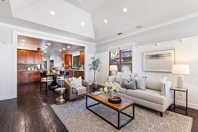 4463 Pleasanton Ave, Pleasanton CA: https://media.crmls.org/mediaz/46c02fd9-51c8-4f77-be09-7dad67281da5.jpg