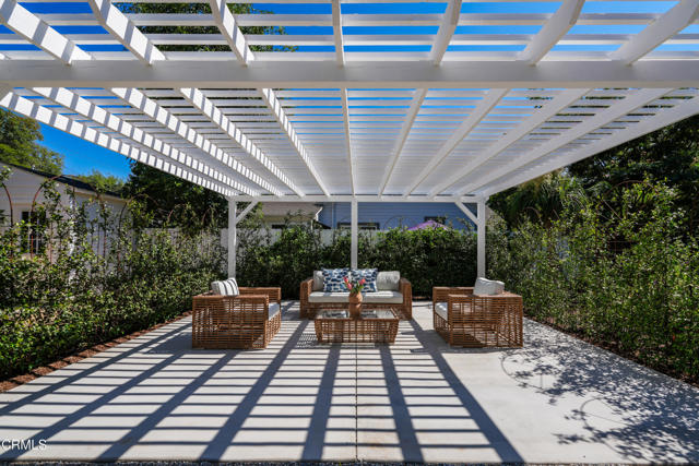 1100 Meridian Avenue, South Pasadena CA: https://media.crmls.org/mediaz/46c0e7db-9fdc-4771-88b0-d6667ed88663.jpg