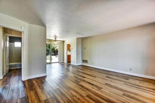 331 Manor Drive, Pacifica CA: https://media.crmls.org/mediaz/46c16953-5aac-42c6-b137-5fcdab9a1261.jpg