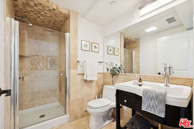 1150 S Oxford Avenue, Los Angeles CA: https://media.crmls.org/mediaz/46c1a61e-7d60-461d-98d4-32640740b34b.jpg