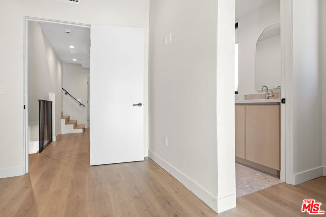 426 Arnaz Drive, Los Angeles CA: https://media.crmls.org/mediaz/46c1d5ec-265f-43a2-a933-ea51503116dd.jpg