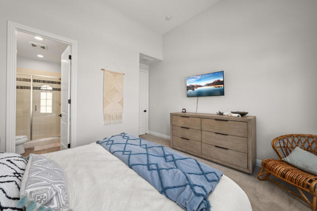 80450 Platinum Way, La Quinta CA: https://media.crmls.org/mediaz/46c24974-8218-46c4-8594-e58a251c4b6e.jpg