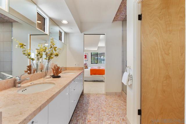 11020 Horizon Hills Dr, El Cajon CA: https://media.crmls.org/mediaz/46c2877f-5439-4e79-8f0d-f79420e78bde.jpg