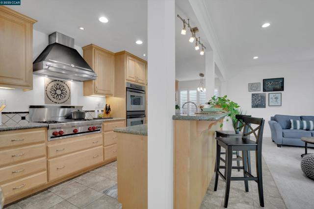 1109 Brittany Hills Ct, Martinez CA: https://media.crmls.org/mediaz/46c2d1d8-ec69-4567-a780-1bcdd64f52c3.jpg