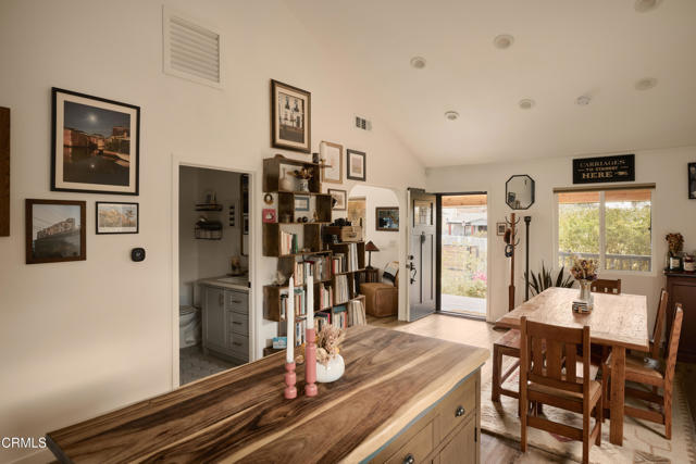 Detail Gallery Image 11 of 32 For 2819 Frederick St, Los Angeles,  CA 90065 - 3 Beds | 3 Baths