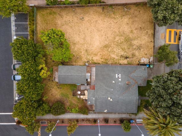 895 Main Street, Half Moon Bay CA: https://media.crmls.org/mediaz/46c3adfe-e6d2-4074-ae25-417b926b7263.jpg