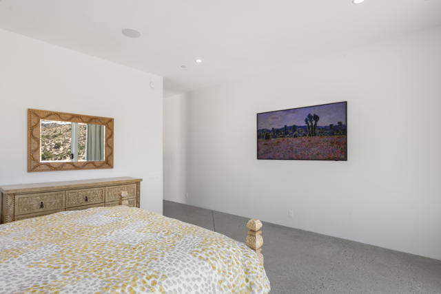 7852 Pinon Drive, Yucca Valley CA: https://media.crmls.org/mediaz/46c3e432-da24-42c3-9f8e-bafdaf756bd0.jpg