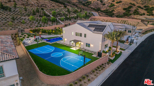 12553 N Ridgeline Road, Porter Ranch CA: https://media.crmls.org/mediaz/46c46030-f0b2-4383-9b23-32fcfeed561b.jpg