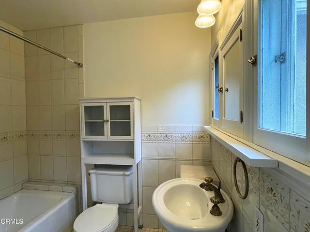 Detail Gallery Image 17 of 24 For 31 Oak Knoll Gardens Dr, Pasadena,  CA 91106 - 2 Beds | 2 Baths