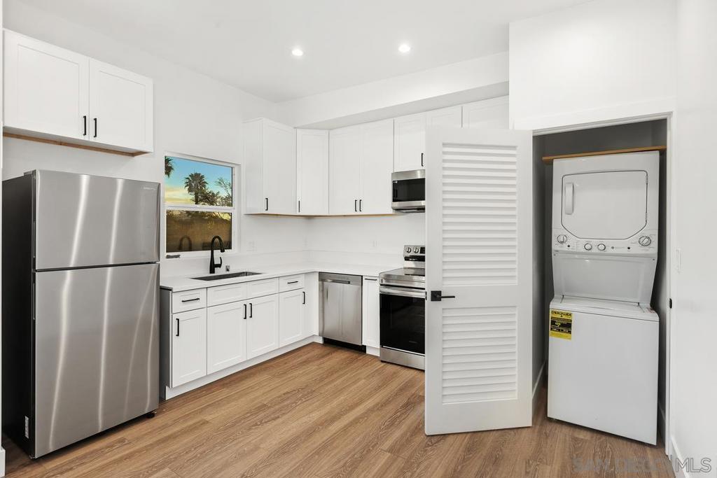 MLS #250036132SD image #8