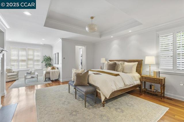 1826 Alameda Diablo, Diablo CA: https://media.crmls.org/mediaz/46c5ff22-be5b-4187-90a8-56ca81b1a9fb.jpg