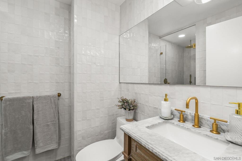 https://media.crmls.org/mediaz/46c6250e-e9d0-453f-9dd5-455652d8bf46.jpg?preset=X-Large