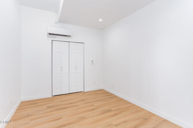 Detail Gallery Image 12 of 30 For 4947 Stratford Rd, Los Angeles,  CA 90042 - 5 Beds | 2 Baths