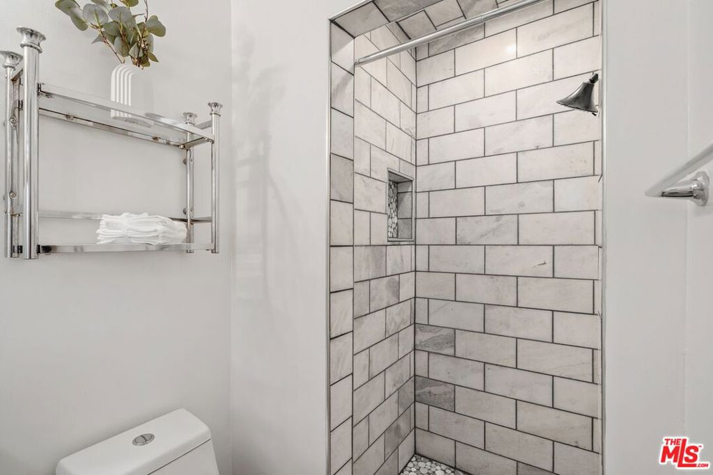 MLS #25617225 image #17