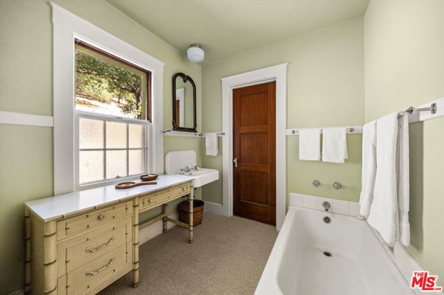 1060 Tremonto Road, Santa Barbara CA: https://media.crmls.org/mediaz/46c68b75-bf0a-4ddb-a7c6-6c601f651411.jpg