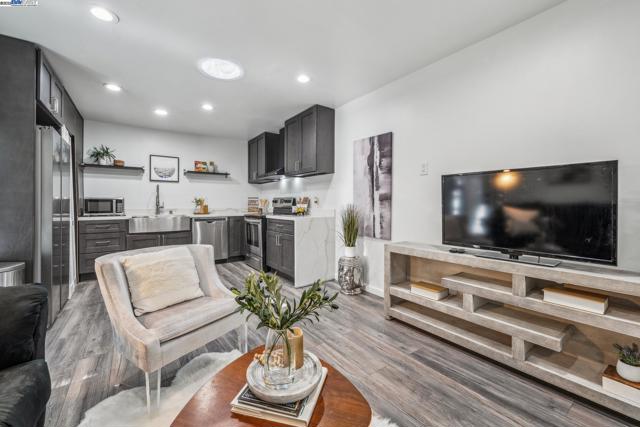316 3Rd Ave S, Pleasant Hill CA: https://media.crmls.org/mediaz/46c6c328-de89-47f5-9fdd-cf23de18b5b0.jpg