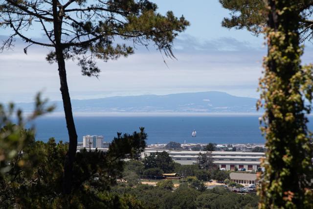 7567 Paseo Vista, Monterey CA: https://media.crmls.org/mediaz/46c75f41-cf46-4dde-bc9f-d1493fe8a536.jpg