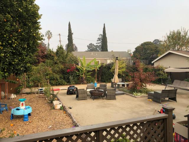21428 Lake Chabot Road, Castro Valley CA: https://media.crmls.org/mediaz/46c83db3-7692-4c9c-82e0-b611e5bcae83.jpg