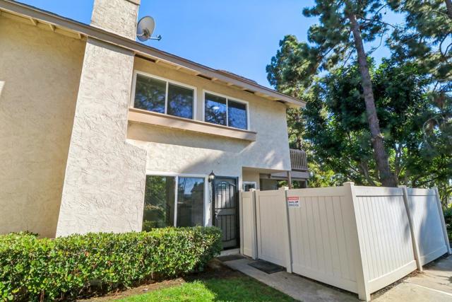 Detail Gallery Image 2 of 36 For 133 Countrywood Ln, Encinitas,  CA 92024 - 3 Beds | 2/1 Baths