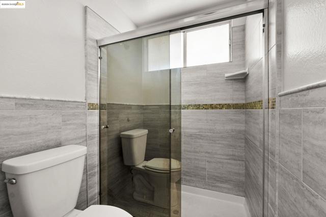 3459 Pinewood Dr, Hayward CA: https://media.crmls.org/mediaz/46c9ce60-66f2-424b-90f0-13b509f1210e.jpg