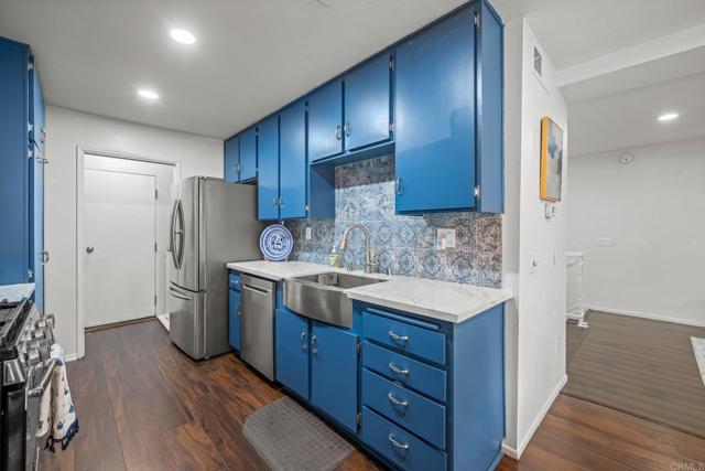 Detail Gallery Image 13 of 33 For 4232 Fiesta Way #3,  Oceanside,  CA 92057 - 2 Beds | 2/1 Baths