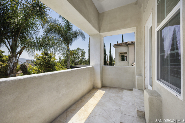2832 Echo Ridge CT, Chula Vista CA: https://media.crmls.org/mediaz/46cae86e-a787-464a-bdd9-cda4955f8ad4.jpg