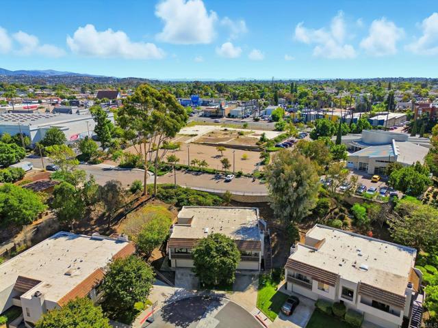6615 Reservoir Court, San Diego CA: https://media.crmls.org/mediaz/46cafc3d-e826-4a70-8312-80f3a1352cda.jpg